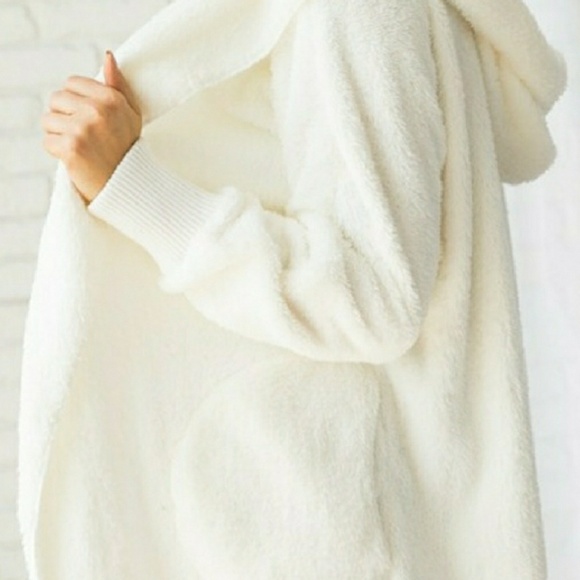 LAST ONE! Super Plush Hoodie in Off White - Picture 5 of 6